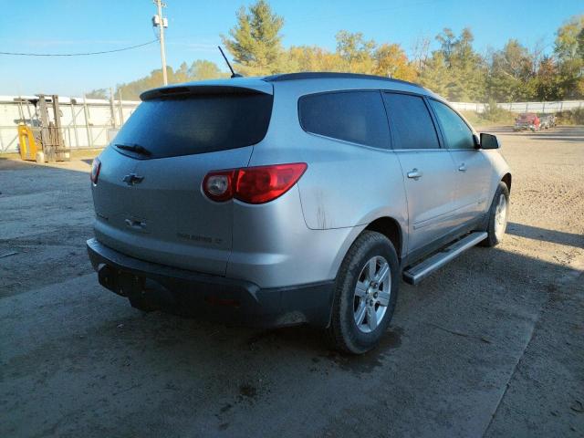 1GNER23D39S127162 - 2009 CHEVROLET TRAVERSE L SILVER photo 4