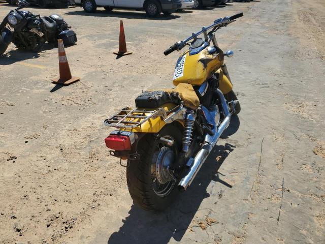 JH2RC44022K620878 - 2002 HONDA VT750 DC YELLOW photo 4