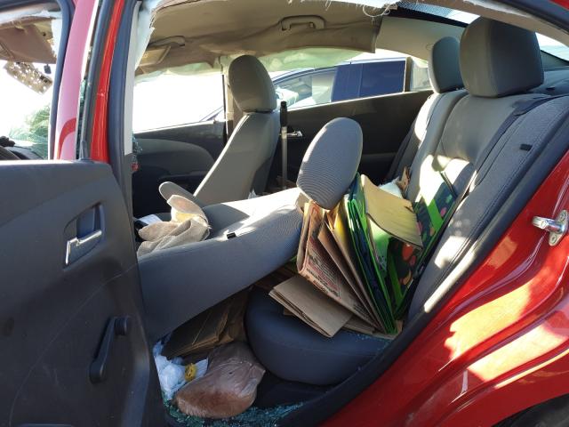 1G1JB5SG8D4237249 - 2013 CHEVROLET SONIC LS RED photo 6