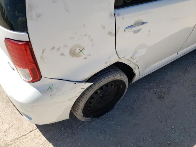 JTLZE4FE0FJ072424 - 2015 TOYOTA SCION XB თეთრი ფოტო 9