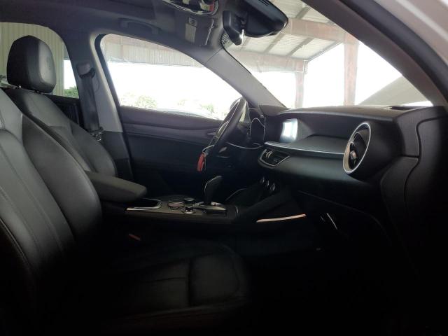 ZASPAKBN6L7C89629 - 2020 ALFA ROMEO STELVIO TI WHITE photo 5