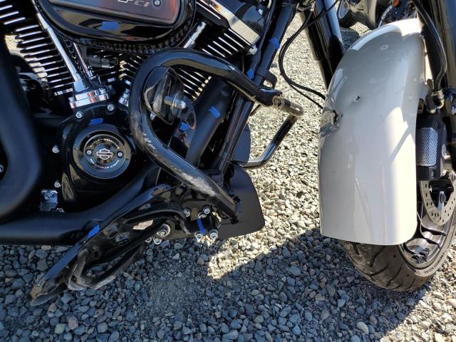 1HD1KTP2XNB618587 - 2022 HARLEY-DAVIDSON FLTRXS WHITE photo 9