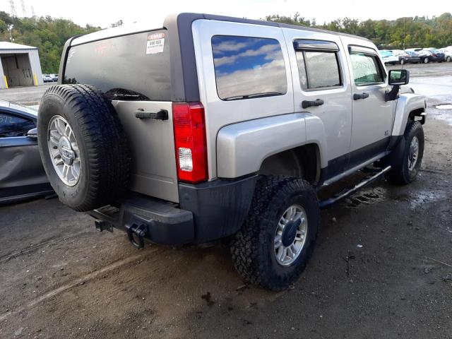 5GTDN13E678193422 - 2007 HUMMER H3 GRAY photo 4