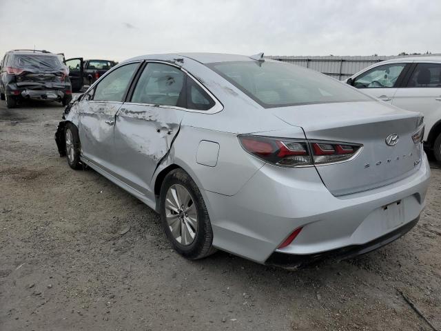 KMHE24L34JA082576 - 2018 HYUNDAI SONATA HYB SILVER photo 3