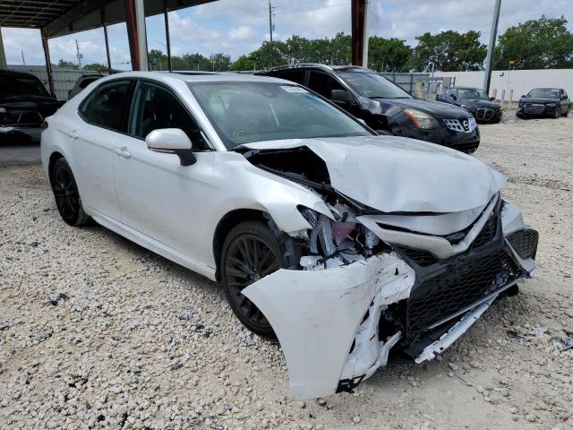 4T1K31AK4NU590205 - 2022 TOYOTA CAMRY XSE WHITE photo 1