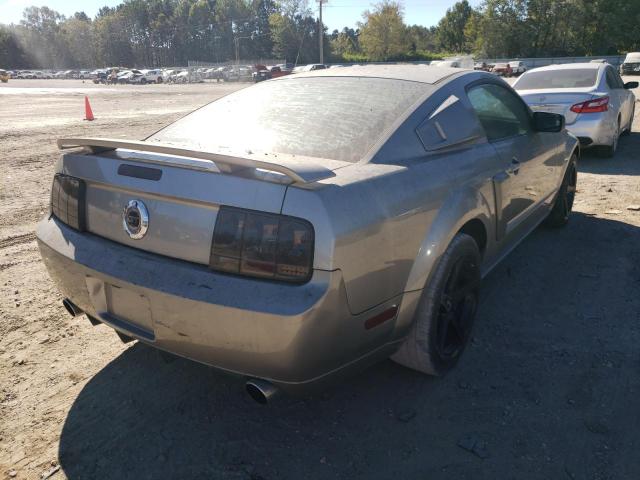 1ZVHT82H495124250 - 2009 FORD MUSTANG GT GRAY photo 4