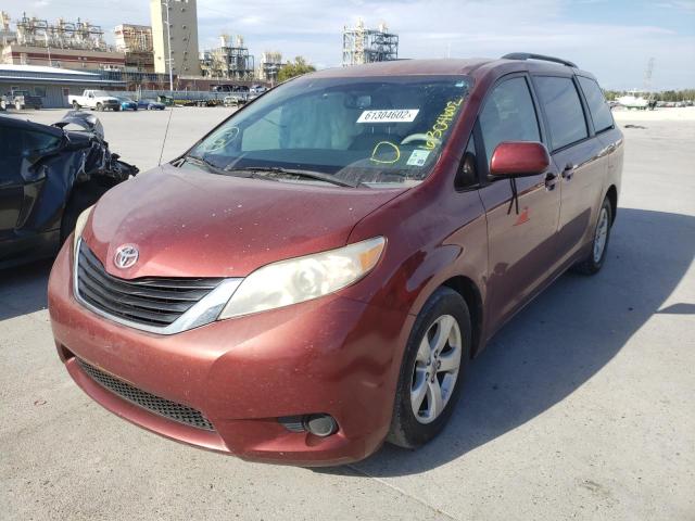 5TDKK3DC5DS339302 - 2013 TOYOTA SIENNA LE BURGUNDY photo 2