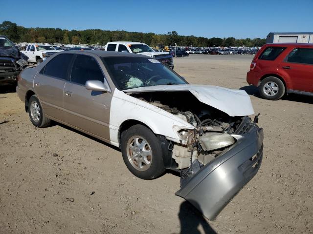 JT2BG22K0X0369653 - 1999 TOYOTA CAMRY LE BEIGE photo 1