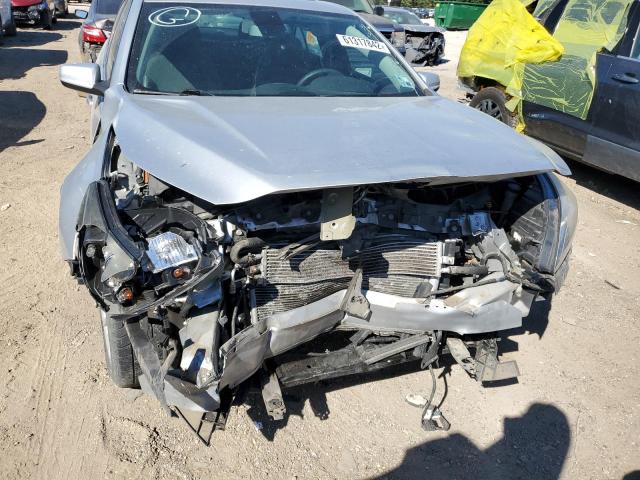 1G11D5RRXDF116132 - 2013 CHEVROLET MALIBU 1LT 银色 照片 9