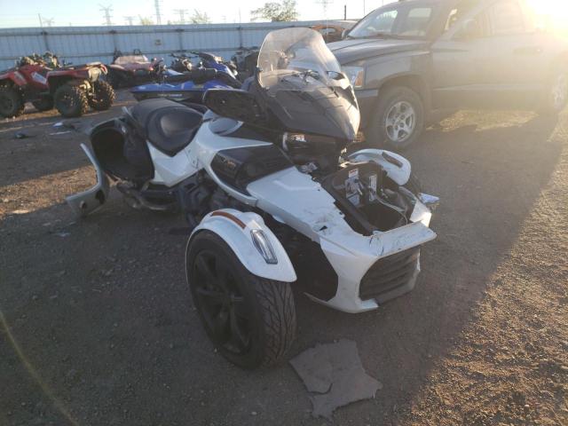 2BXREDD29LV000009 - 2020 CAN-AM SPYDER ROA WHITE photo 1