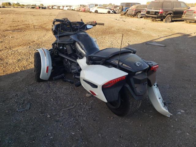 2BXREDD29LV000009 - 2020 CAN-AM SPYDER ROA WHITE photo 3