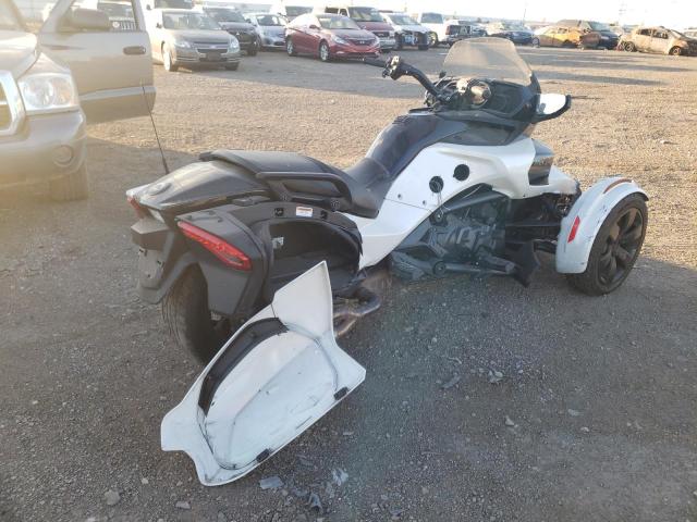 2BXREDD29LV000009 - 2020 CAN-AM SPYDER ROA WHITE photo 4