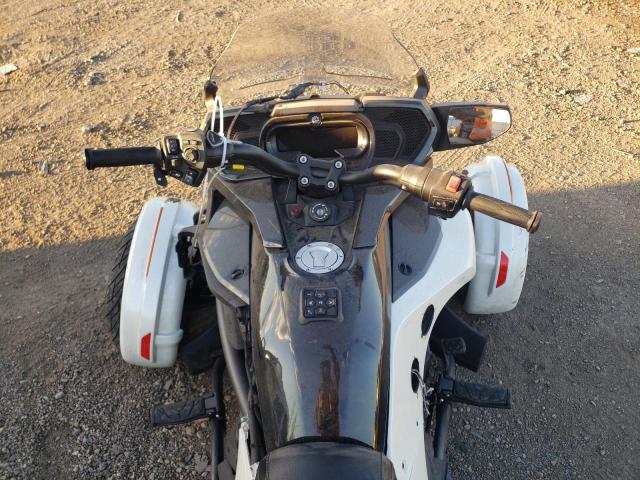 2BXREDD29LV000009 - 2020 CAN-AM SPYDER ROA WHITE photo 5