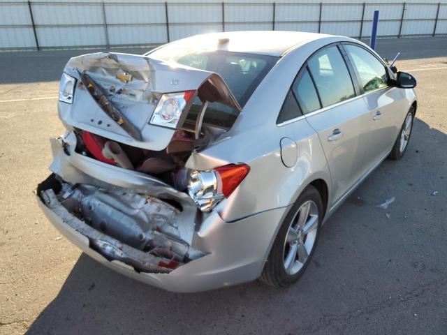 1G1PE5SB4E7372993 - 2014 CHEVROLET CRUZE SILVER photo 4