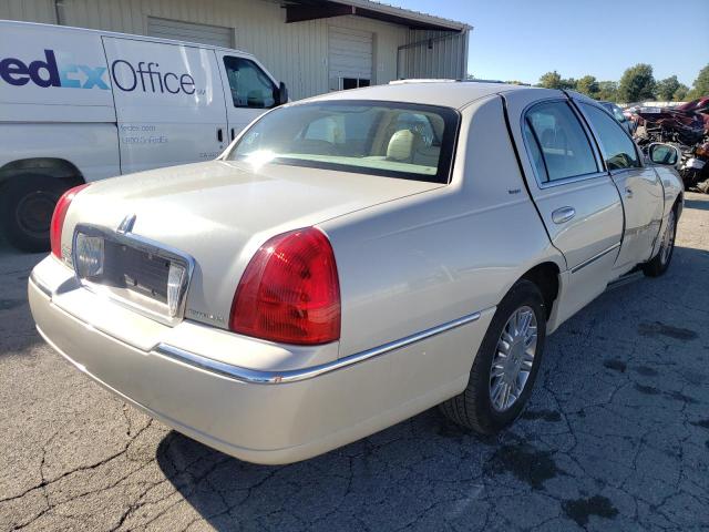 1LNHM83V36Y649052 - 2006 LINCOLN TOWN CAR D WHITE photo 4