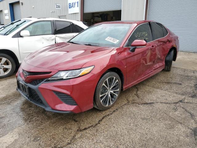 4T1B11HK0JU533702 - 2018 TOYOTA CAMRY LE A Қызыл фото 2