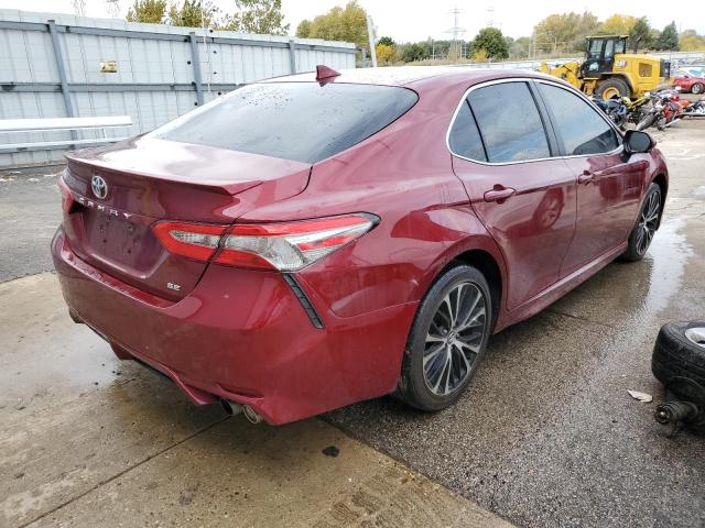 4T1B11HK0JU533702 - 2018 TOYOTA CAMRY LE A Қызыл фото 4