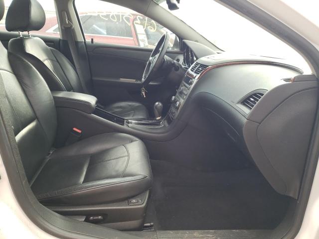 1G1ZE5E01AF324869 - 2010 CHEVROLET MALIBU LTZ თეთრი ფოტო 5
