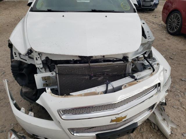 1G1ZE5E01AF324869 - 2010 CHEVROLET MALIBU LTZ თეთრი ფოტო 9