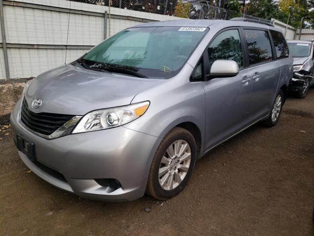 5TDJK3DC4CS037137 - 2012 TOYOTA SIENNA LE SILVER photo 2