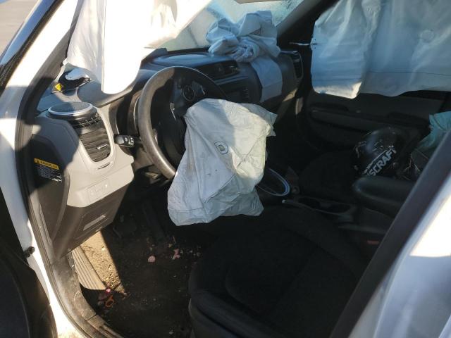 KNDJN2A26F7161969 - 2015 KIA SOUL WHITE photo 7