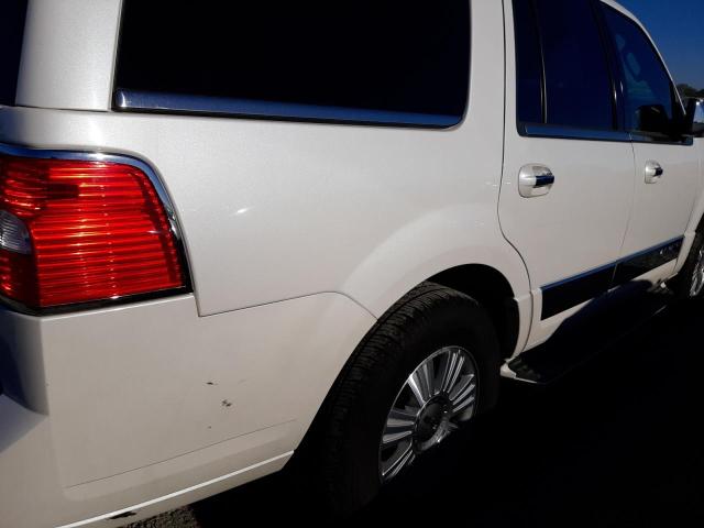 5LMFU28549EJ00878 - 2009 LINCOLN NAVIGATOR 白色 照片 9