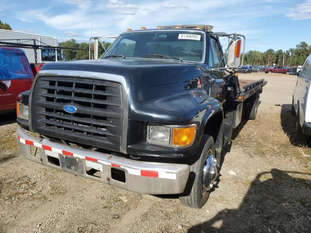 1FDNF80C1VVA42065 - 1997 FORD F800 BLACK photo 2