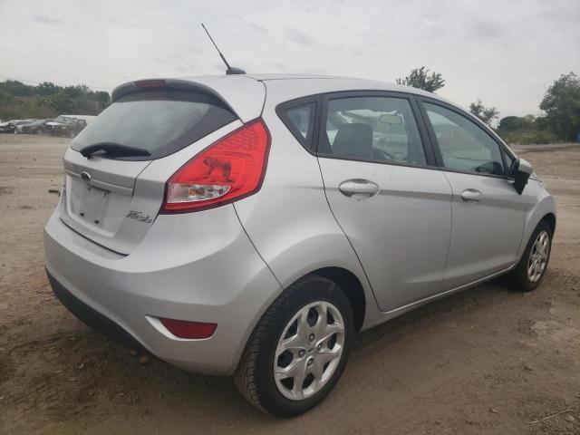 3FADP4EJ1CM152348 - 2012 FORD FIESTA SE SILVER photo 4