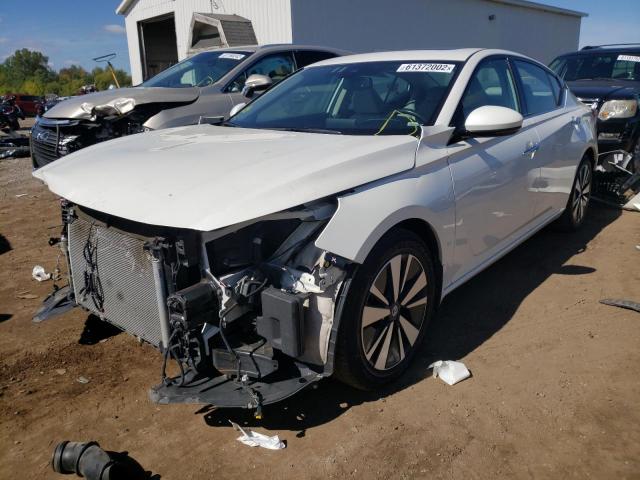 1N4BL4DVXLC247774 - 2020 NISSAN ALTIMA SV WHITE photo 2