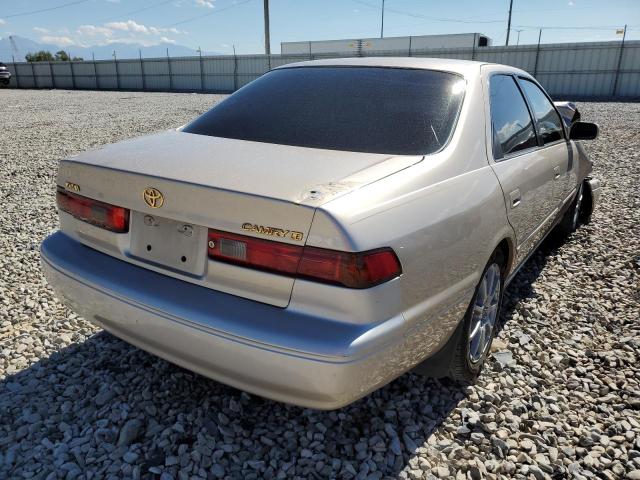 4T1BG22K2XU911783 - 1999 TOYOTA CAMRY LE A GOLD photo 4