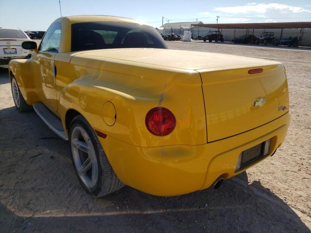 1GCES14P24B104710 - 2004 CHEVROLET SSR 黄色 照片 3