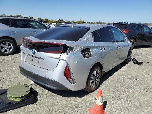 JTDKARFPXH3037498 - 2017 TOYOTA PRIUS PRIM 银色 照片 4