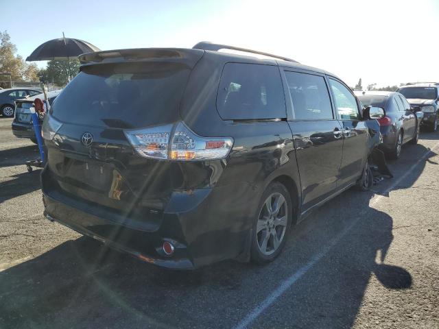 5TDXZ3DC3HS867184 - 2017 TOYOTA SIENNA SE BLACK photo 4