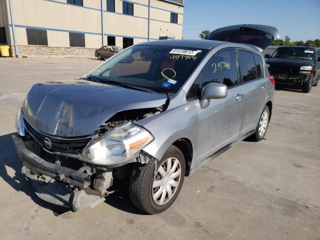 3N1BC1CP0BL407808 - 2011 NISSAN VERSA S GRAY photo 2