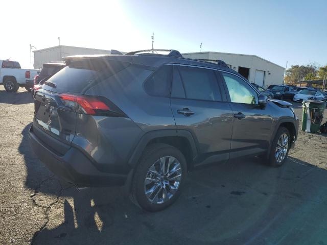 2T3A1RFV8MC209983 - 2021 TOYOTA RAV4 XLE P GRAY photo 4