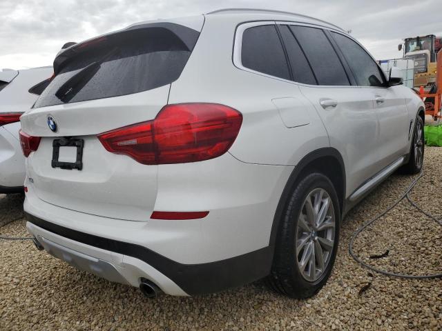 5UXTR7C56KLE93737 - 2019 BMW X3 SDRIVE3 WHITE photo 4