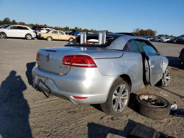 WVWFW8AH1DV009102 - 2013 VOLKSWAGEN EOS LUX 银色 照片 4