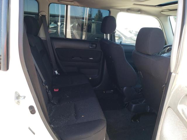 JTLKT334750207206 - 2005 TOYOTA SCION XB თეთრი ფოტო 6