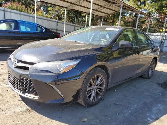 4T1BF1FK7HU370867 - 2017 TOYOTA CAMRY SE A CHARCOAL photo 2