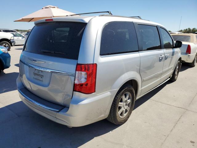 2A4RR5DG5BR768495 - 2011 CHRYSLER TOWN & COU SILVER photo 4