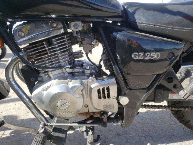 VTTNJ48A692101114 - 2009 SUZUKI GZ250 BLACK photo 7