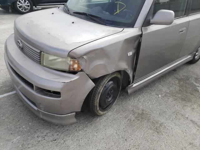 JTLKT324150184846 - 2005 TOYOTA SCION XB Silber Foto 9