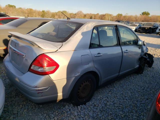 3N1BC11E79L441725 - 2009 NISSAN VERSA S SILVER photo 4