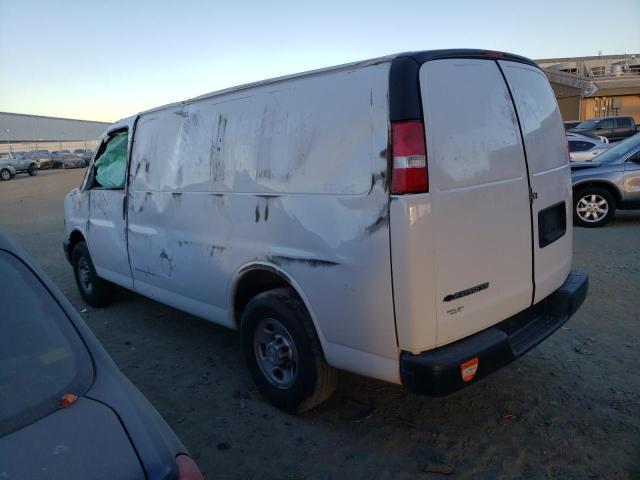 1GCWGAFP3J1208109 - 2018 CHEVROLET EXPRESS G2 WHITE photo 3