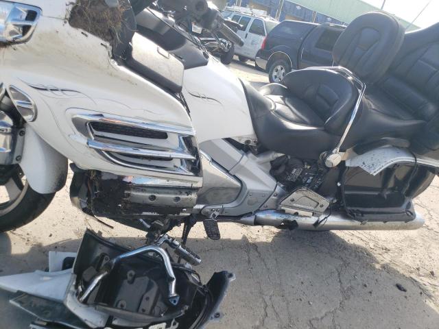 1HFSC47425A409379 - 2005 HONDA GL1800 A WHITE photo 9