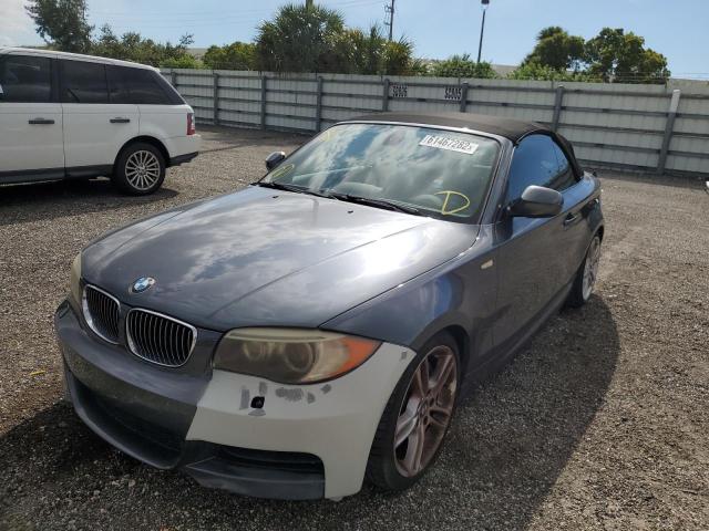 WBAUN7C55DVM27070 - 2013 BMW 135 I GRAY photo 2