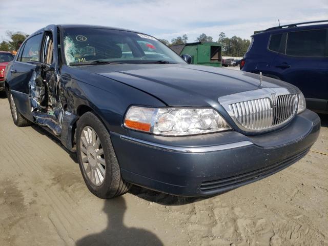 1LNHM81W45Y605992 - 2005 LINCOLN TOWN CAR S BLUE photo 1