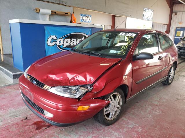 3FAFP3130YR227500 - 2000 FORD FOCUS ZX3 RED photo 2