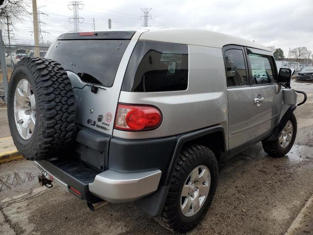 JTEBU11F370095696 - 2007 TOYOTA FJ CRUISER SILVER photo 4