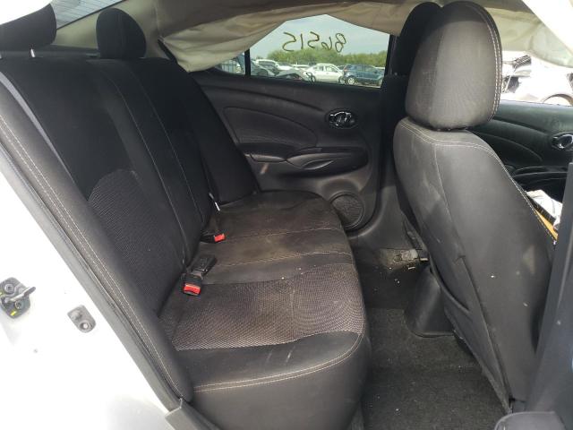 3N1CN7AP5JL887766 - 2018 NISSAN VERSA SILVER photo 6